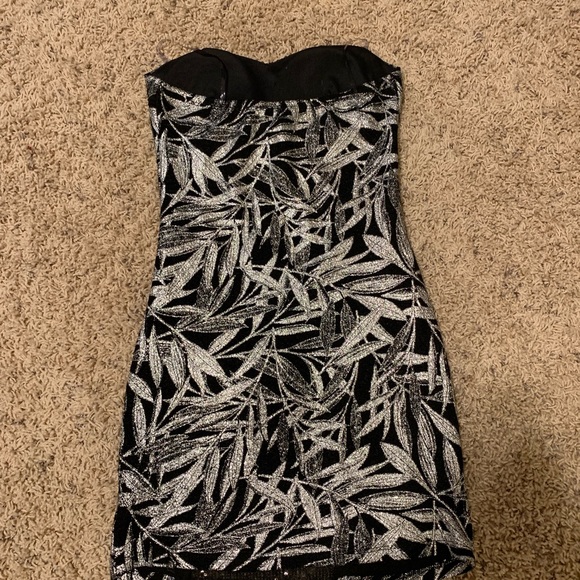 Mini dress - Picture 3 of 3